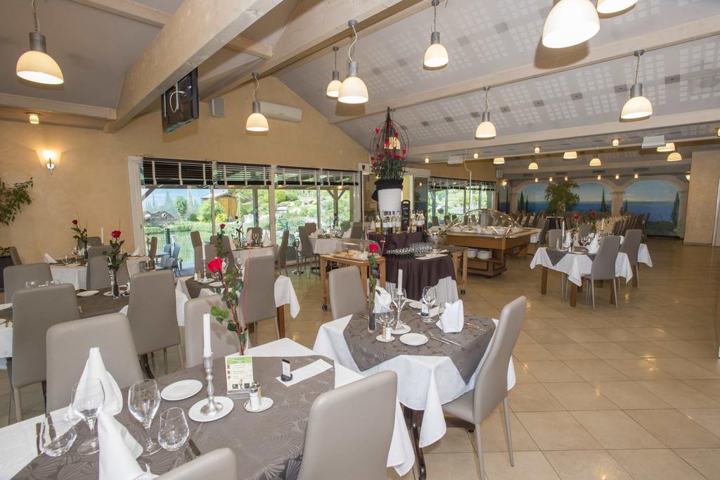 Hotel Aster Restaurant Aux Arcades Briey Exterior photo