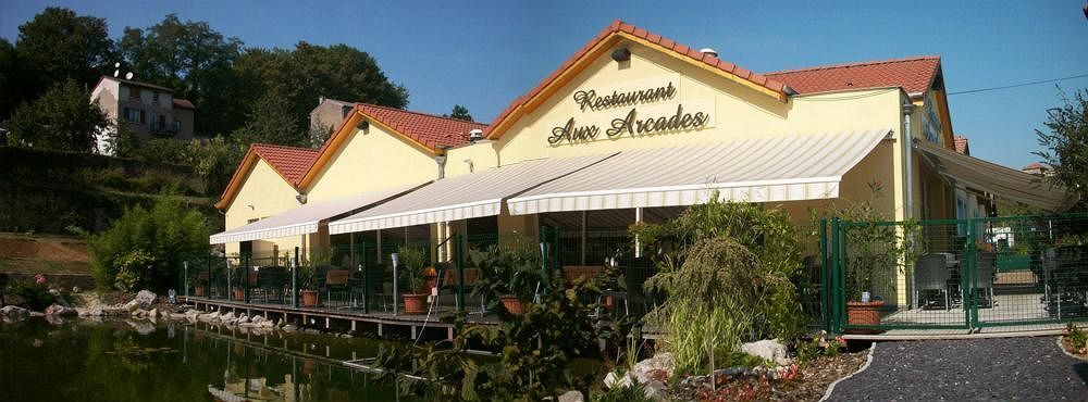 Hotel Aster Restaurant Aux Arcades Briey Exterior photo
