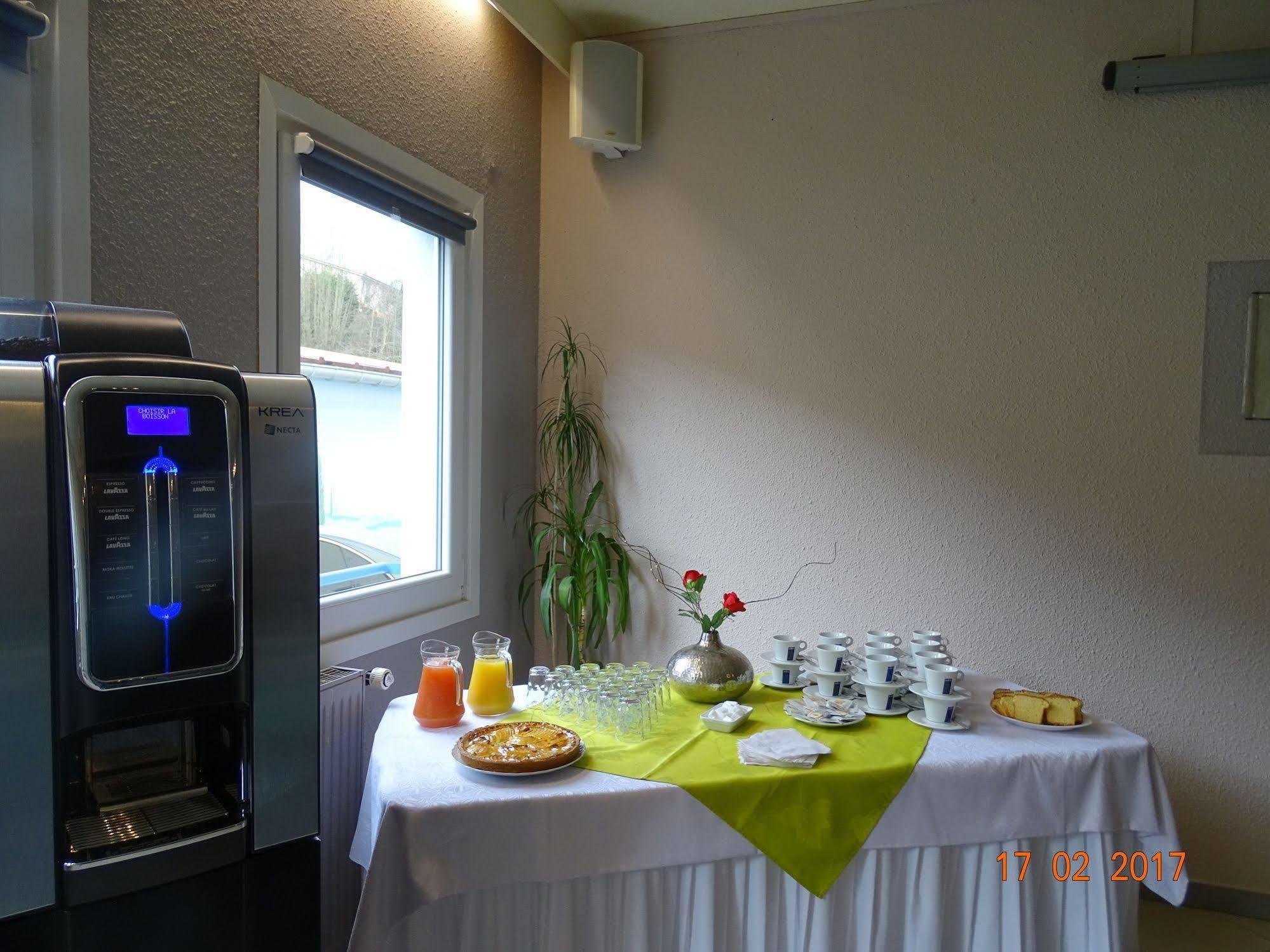Hotel Aster Restaurant Aux Arcades Briey Exterior photo